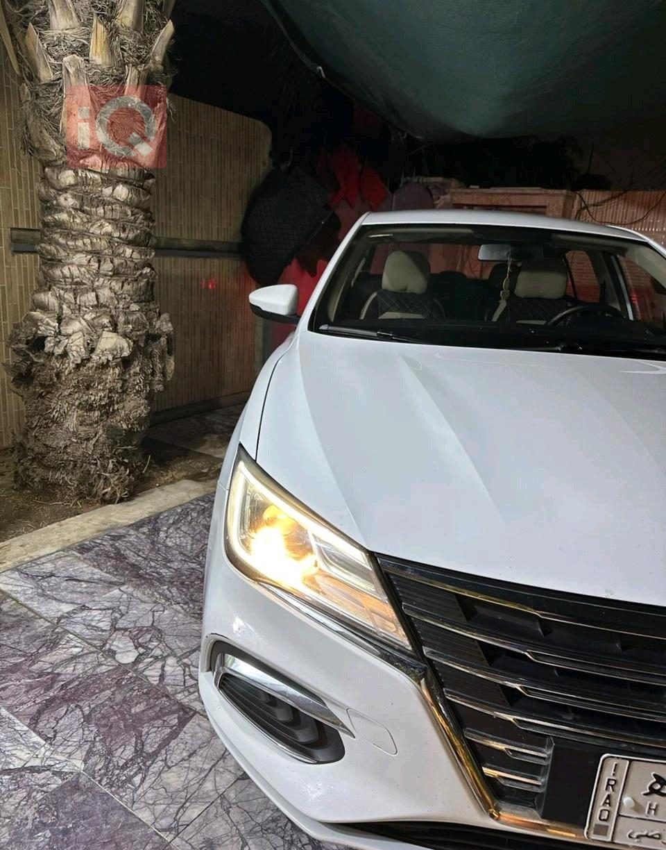ئێم جی 5